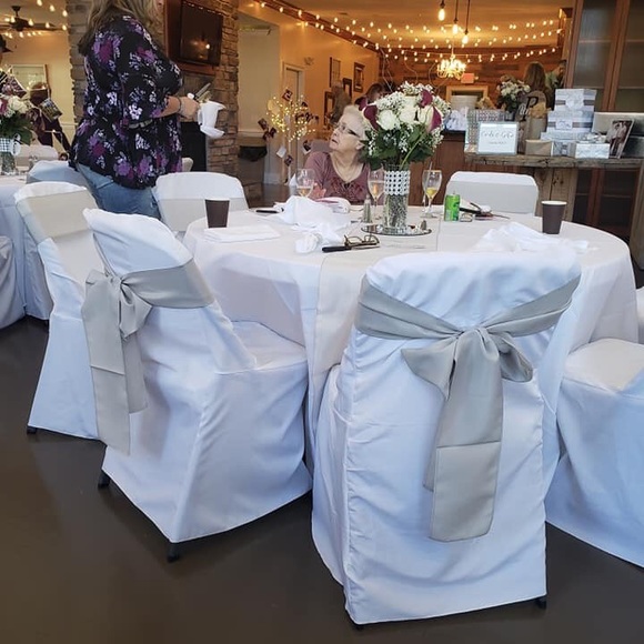 SOLD. Wedding/Party Items. - Picture 2 of 8